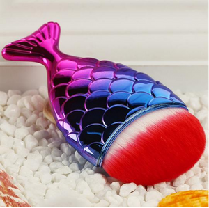 2018 Hot Fish Makeup Brushes