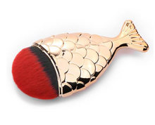 2018 Hot Fish Makeup Brushes